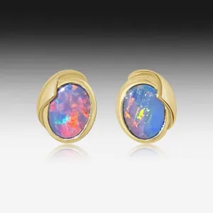 14kt Yellow Gold Opal studs