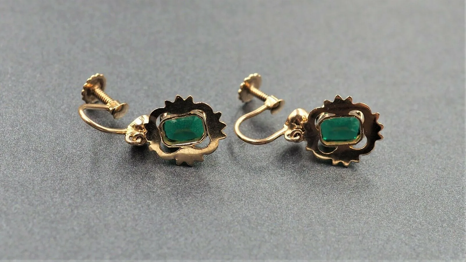 9ct Yellow Gold Emerald Screw On Earrings