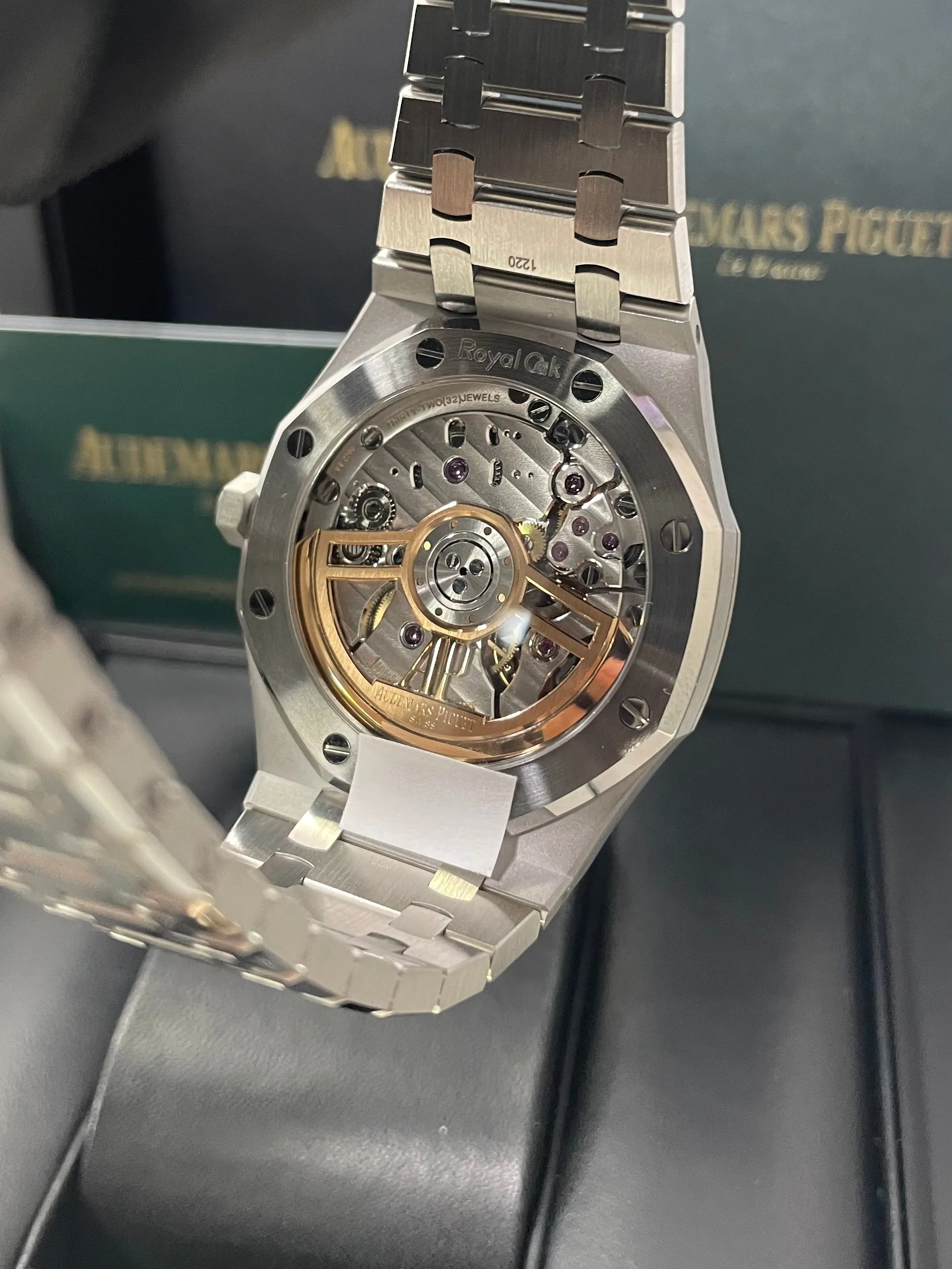 Audemars Piguet Royal Oak Selfwinding/ Stainless Steel/ Silver Dial (Ref#15500ST.OO.1220ST.04)