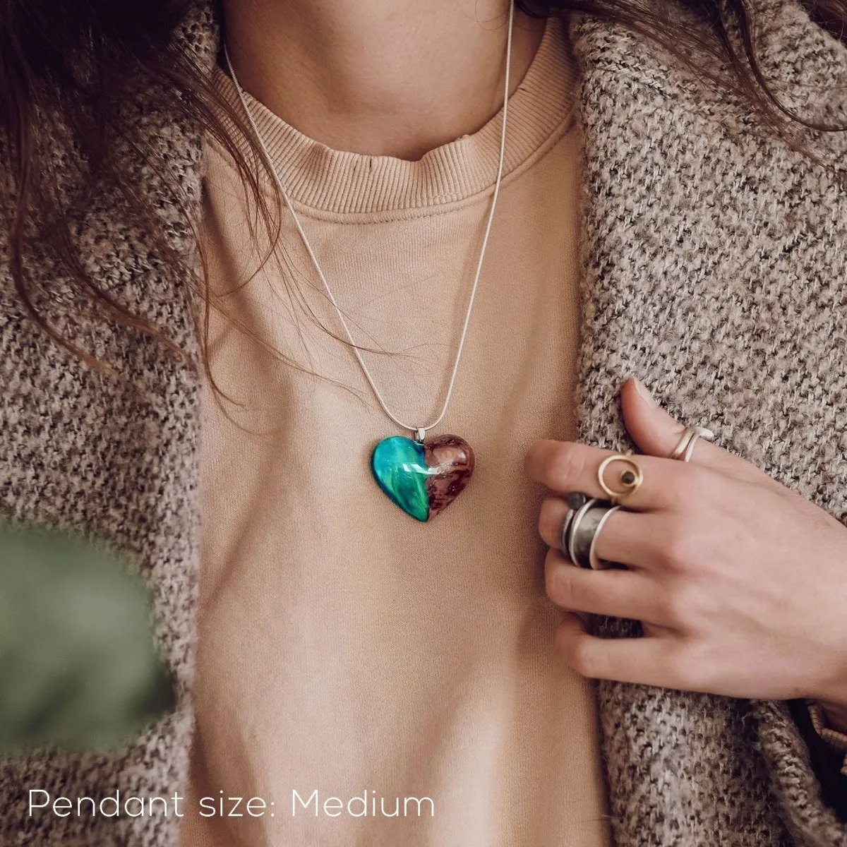 Aurora Borealis | opal pendant [heart]