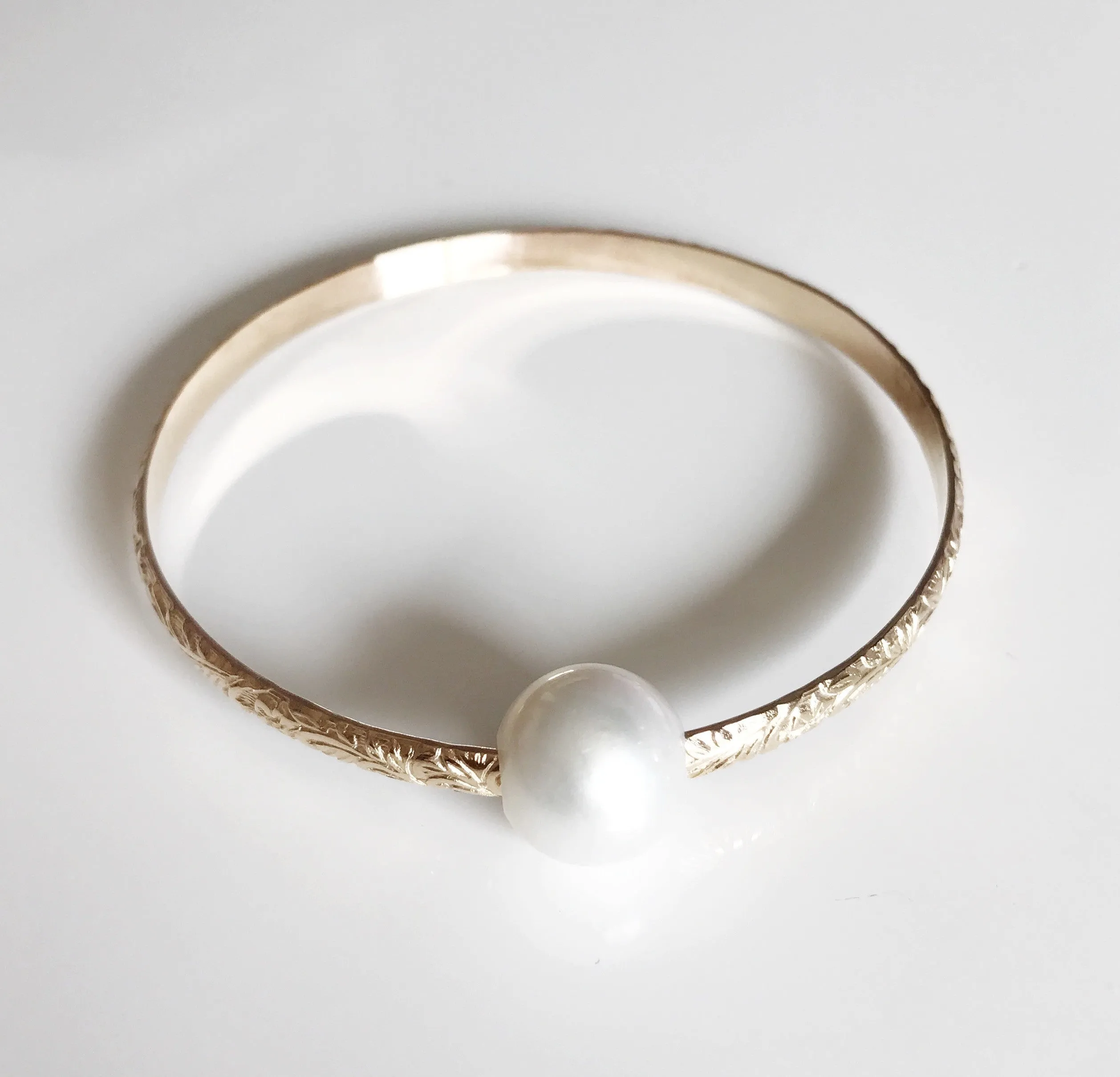 Bangle ALII - white pearl (B338)