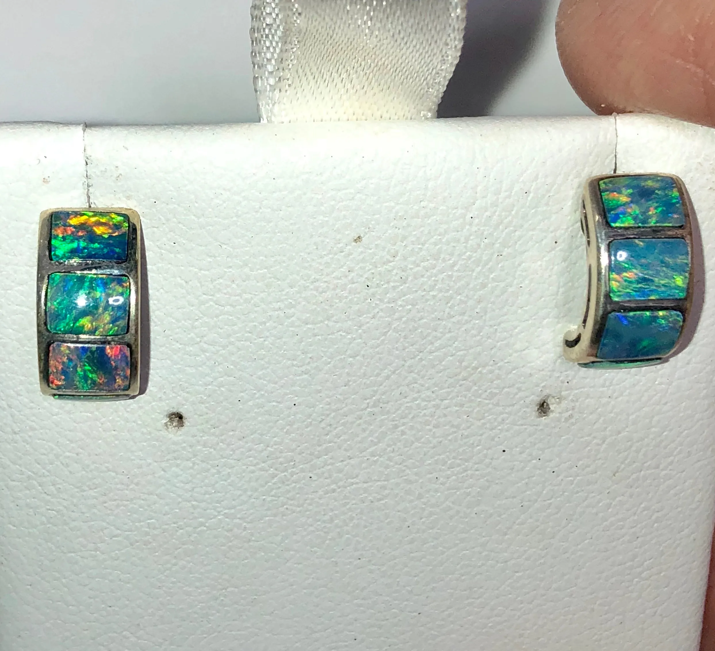 Bright crystal opal inlay stud earrings