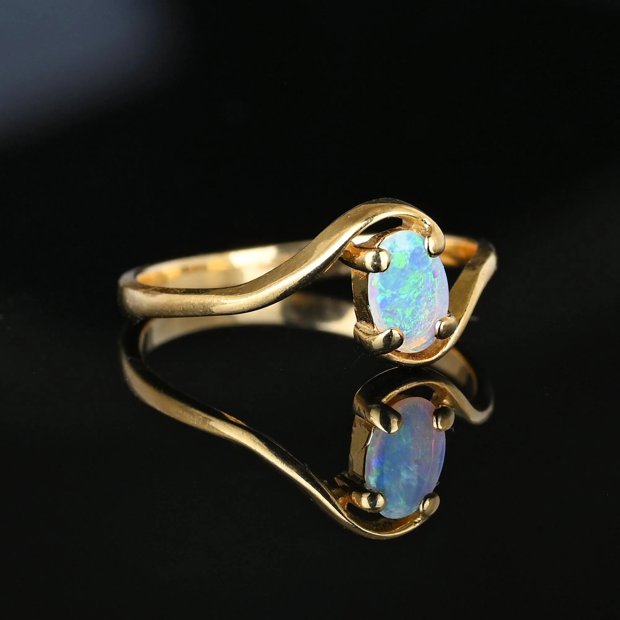 Vintage 10K Gold Bypass Opal Solitaire Ring